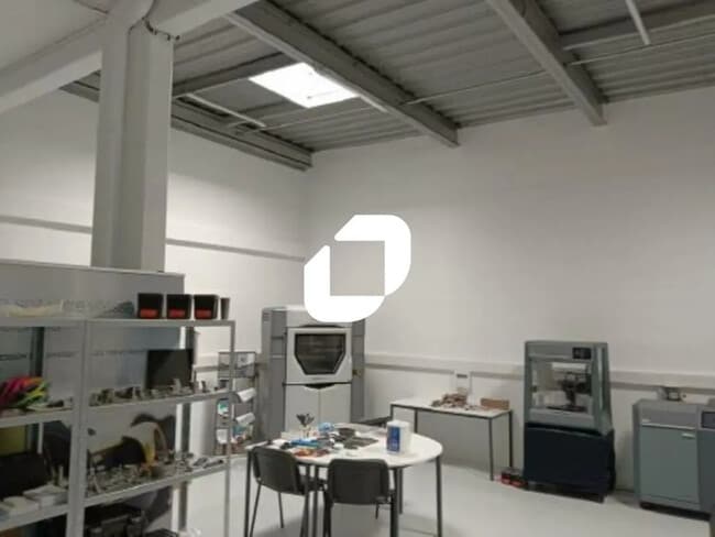 Plus de détails pour 15 Rue Edouard Branly, Sainte-Luce-sur-Loire - Bureau, Local d'activités à louer