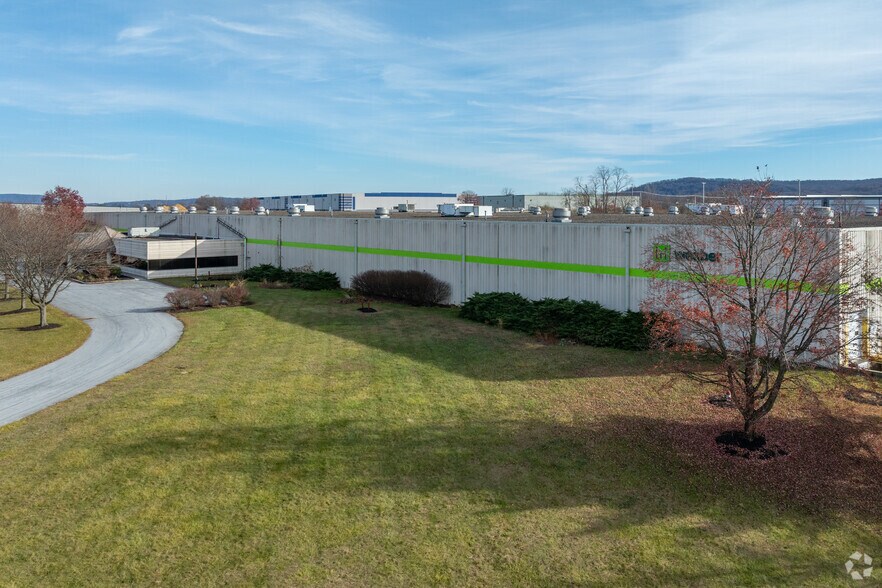 25 Keystone Dr, Lebanon, PA à vendre - Photo de l’immeuble – Image 2 sur 5