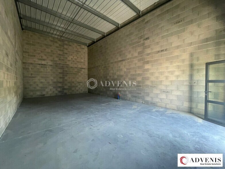 Local d'activités dans Bassens à vendre - Photo intérieure – Image 3 sur 9