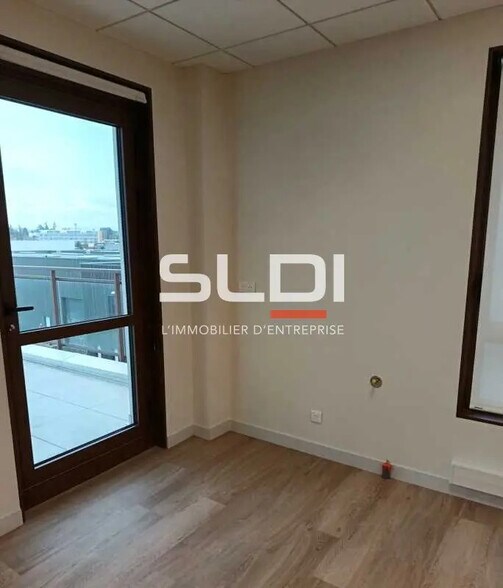 Bureau dans Genas à louer - Photo intérieure – Image 3 sur 5