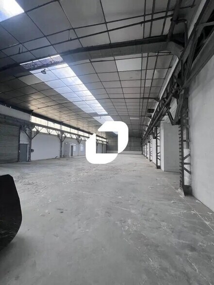 Local d'activités dans Pommeuse à vendre - Photo intérieure – Image 3 sur 5