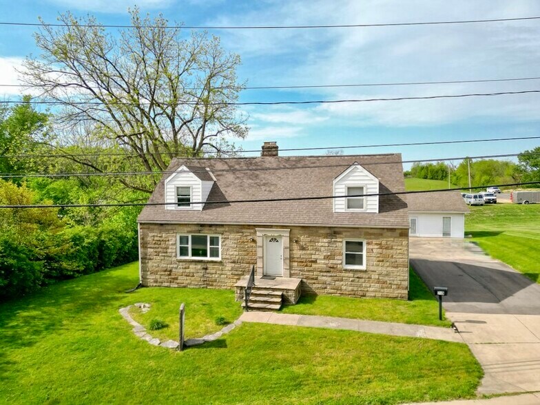 719 Coshocton Ave, Mount Vernon, OH à vendre - Photo de l’immeuble – Image 3 sur 48