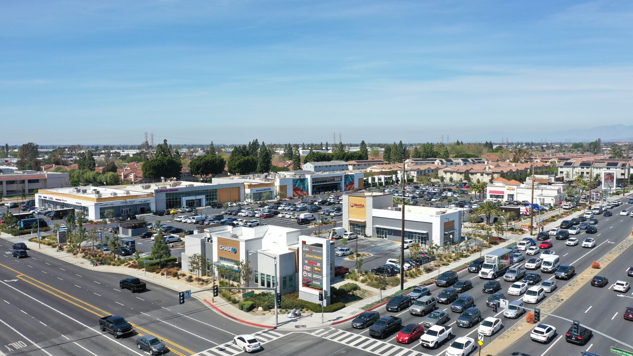 7911-7927 Garden Grove Blvd, Garden Grove, CA à louer Photo de l’immeuble– Image 1 sur 10