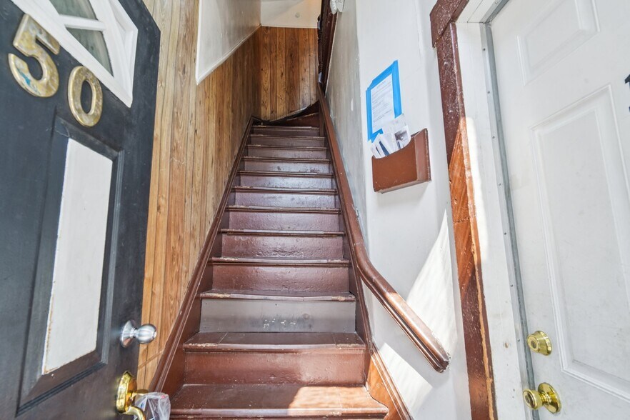 150 Martin St, Paterson, NJ à vendre - Photo intérieure – Image 3 sur 7
