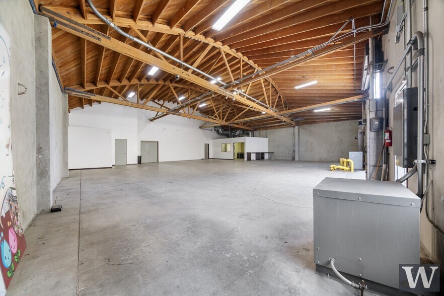 5645-5655 W. Adams Boulevard Blvd, Los Angeles, CA à louer - Photo de l’immeuble – Image 3 sur 17