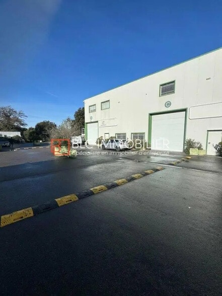 Local d’activités dans Gémenos à louer - Photo de l’immeuble – Image 1 sur 5