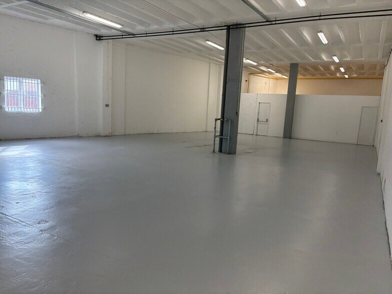 42 Bone Ln, Newbury à louer - Photo de l’immeuble – Image 2 sur 10