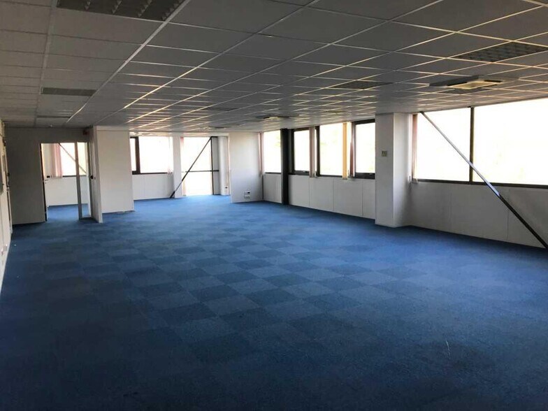 1/3 Rue Guynemer, Magny-les-Hameaux à louer - Photo intérieure – Image 3 sur 11