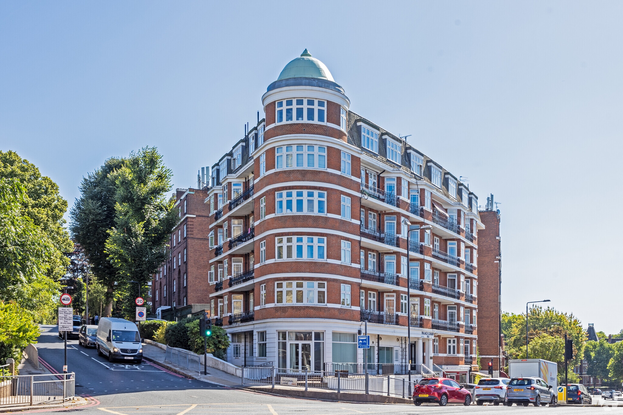 250 Finchley Rd, Londres à louer Photo principale– Image 1 sur 4