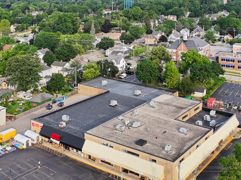 441 Milwaukee Ave, Burlington, WI à vendre - Photo de l’immeuble – Image 2 sur 13