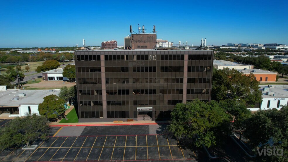 13740 Midway Rd, Farmers Branch, TX à louer - Vidéo sur l’annonce professionnelle – Image 2 sur 10