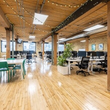 310 Spadina Ave, Toronto, ON à louer Photo intérieure– Image 2 sur 9