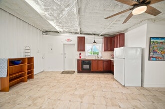 5519 W Arcola Airport, Rosharon, TX à louer Photo intérieure– Image 2 sur 10