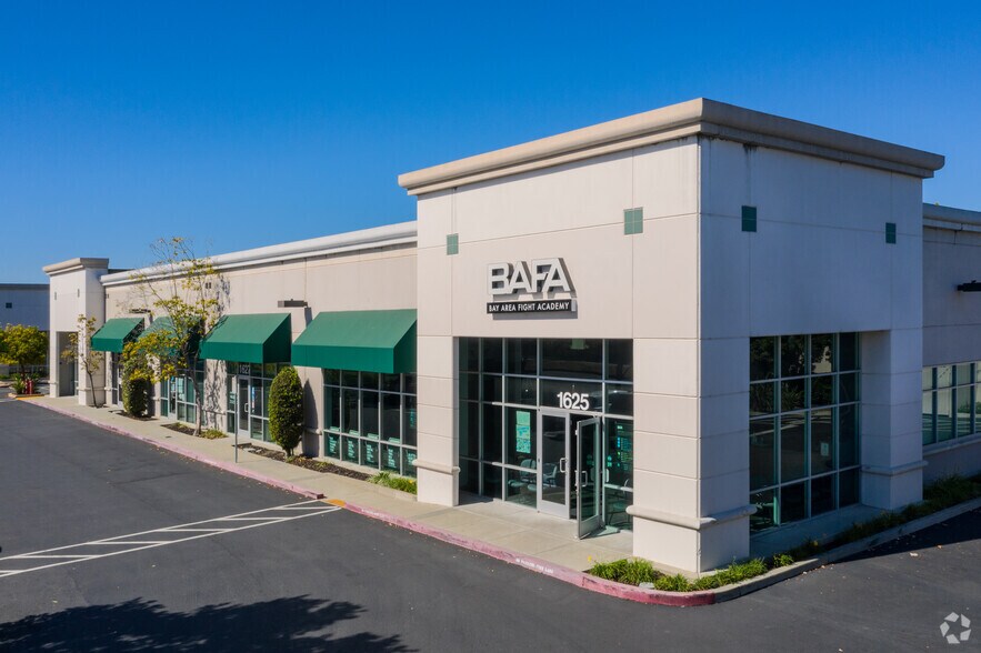 1625-1633 Industrial Pky W, Hayward, CA à louer - Photo de l’immeuble – Image 3 sur 5