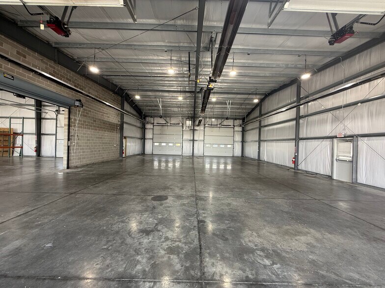 2025 Refugee Rd, Columbus, OH à louer - Photo de l’immeuble – Image 3 sur 23