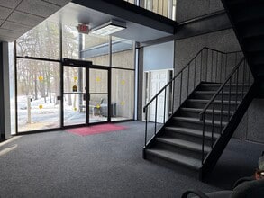 315 Ushers Rd, Ballston Lake, NY à louer Photo intérieure– Image 1 sur 10