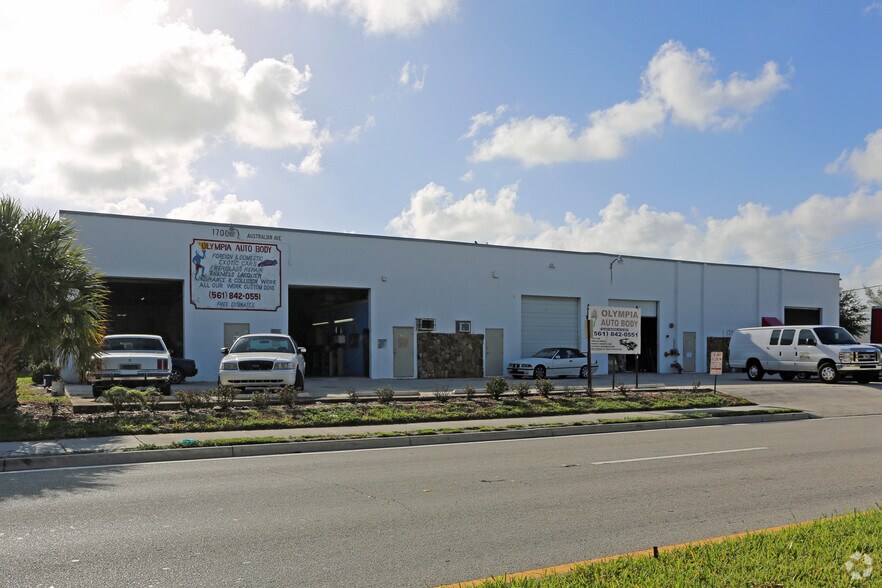 1700 Australian Ave, Riviera Beach, FL à louer - Photo de l’immeuble – Image 3 sur 6