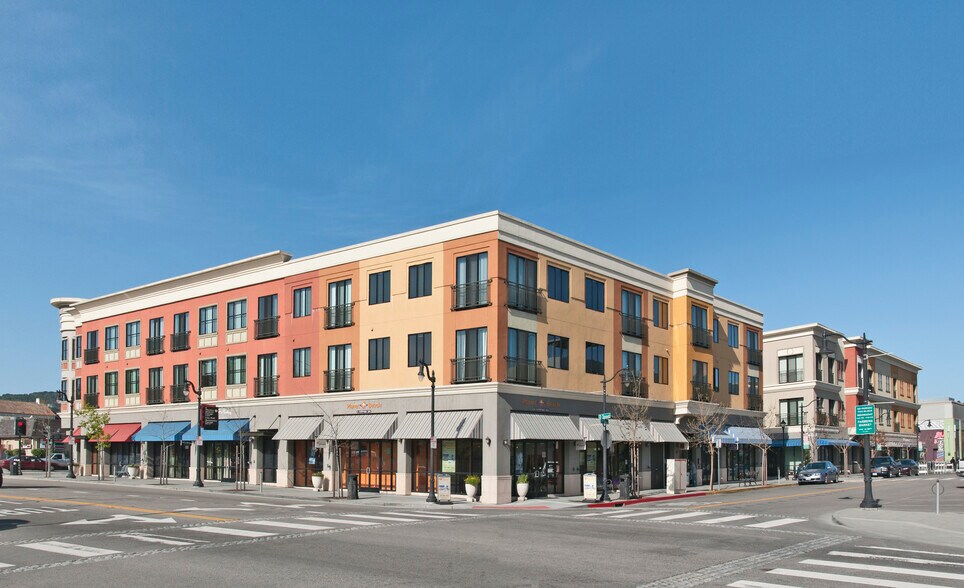 151 Petaluma Blvd S, Petaluma, CA à louer - Photo de l’immeuble – Image 3 sur 12