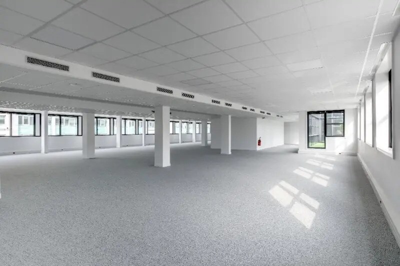Bureau dans Levallois-Perret à louer - Photo de l’immeuble – Image 3 sur 7