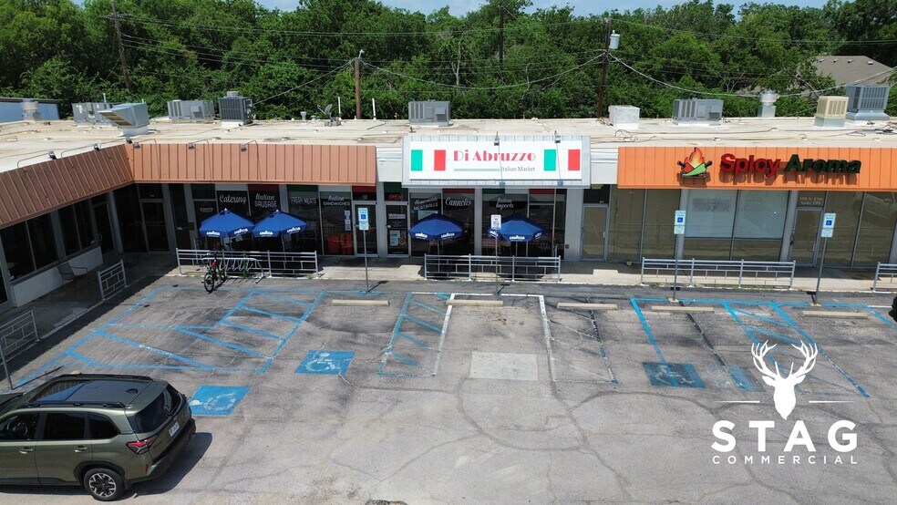 508-516 S Elm St, Denton, TX à louer - Photo de l’immeuble – Image 1 sur 6