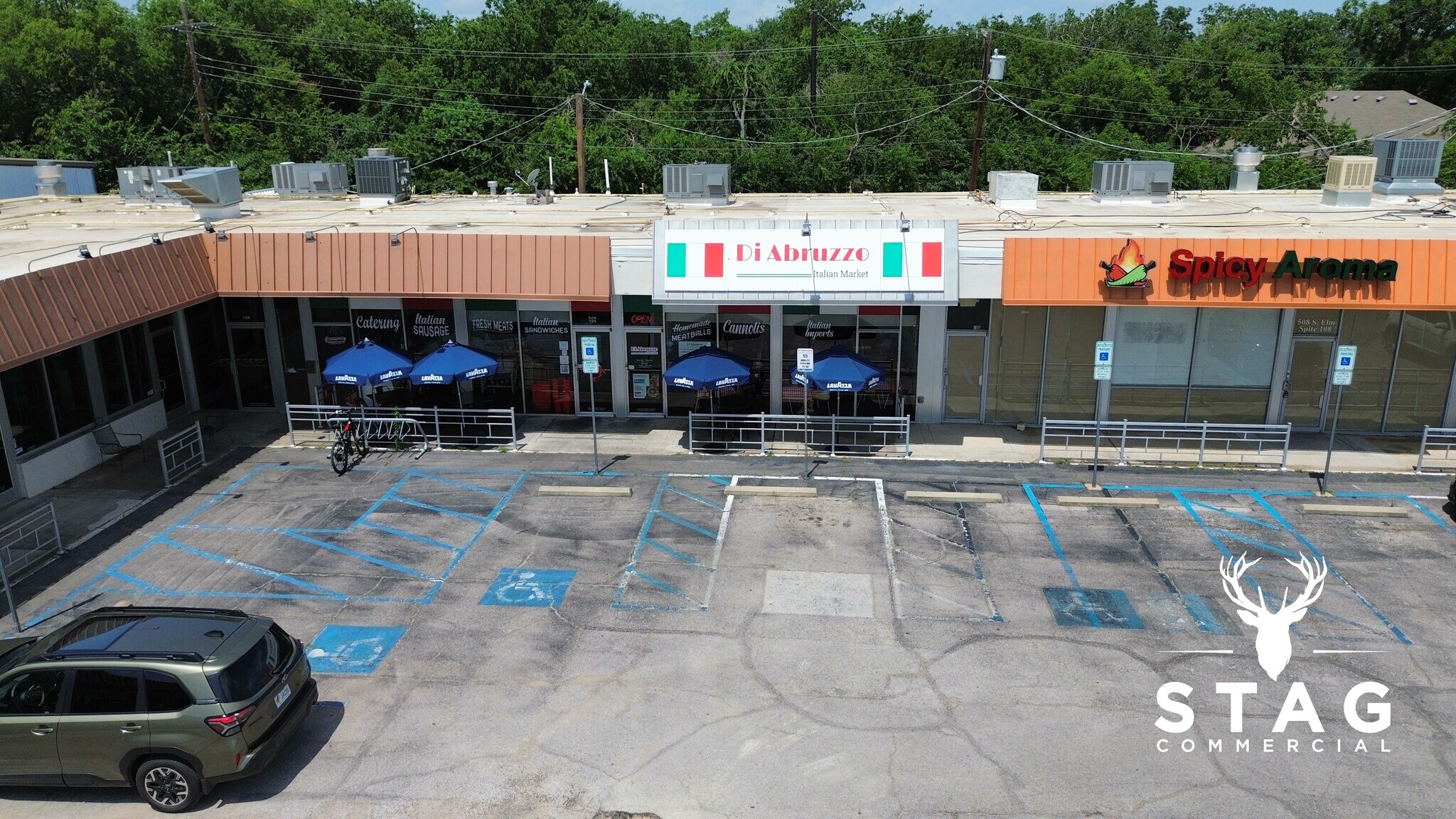 508-516 S Elm St, Denton, TX à louer Photo de l’immeuble– Image 1 sur 7