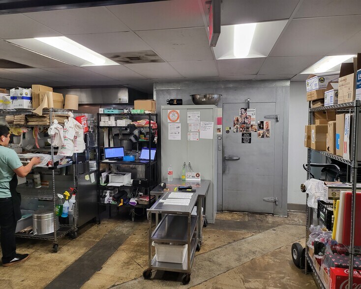 17951 Sky Park Cir, Irvine, CA à louer - Photo intérieure – Image 3 sur 12