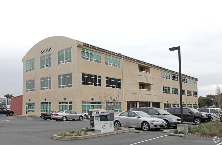 30 Liberty Ship Way, Sausalito, CA à louer - Photo principale – Image 1 sur 6