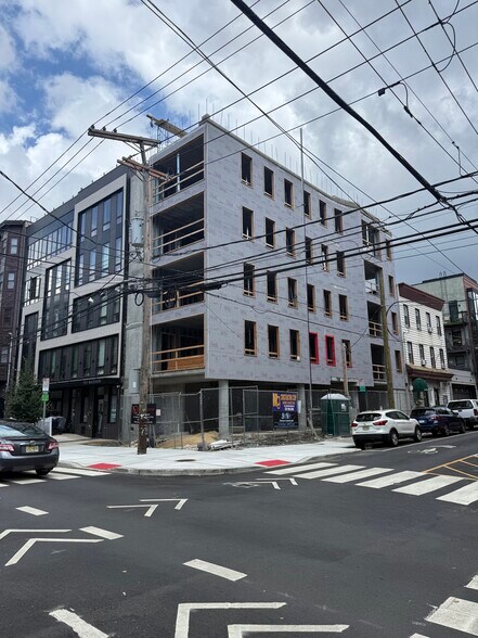 501 Madison St, Hoboken, NJ à vendre - Photo de l’immeuble – Image 1 sur 6