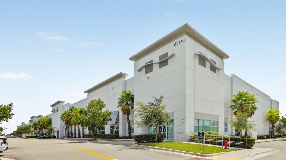 1315 N Jog, West Palm Beach, FL à louer - Photo de l’immeuble – Image 1 sur 16
