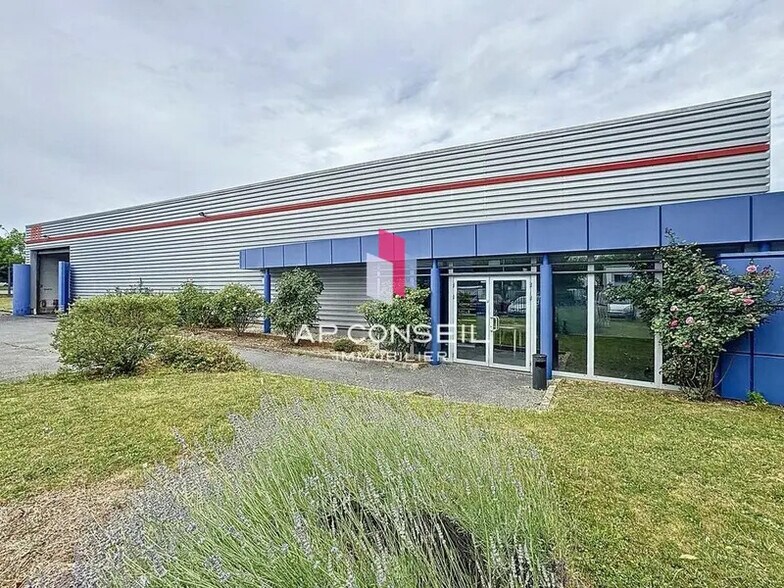 Local d'activités dans Houdan à vendre - Photo de l’immeuble – Image 2 sur 9