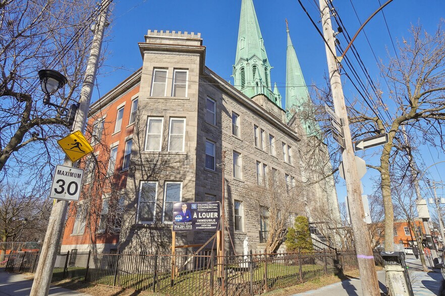215 St De Castelnau E, Montréal, QC à louer - Photo de l’immeuble – Image 2 sur 13