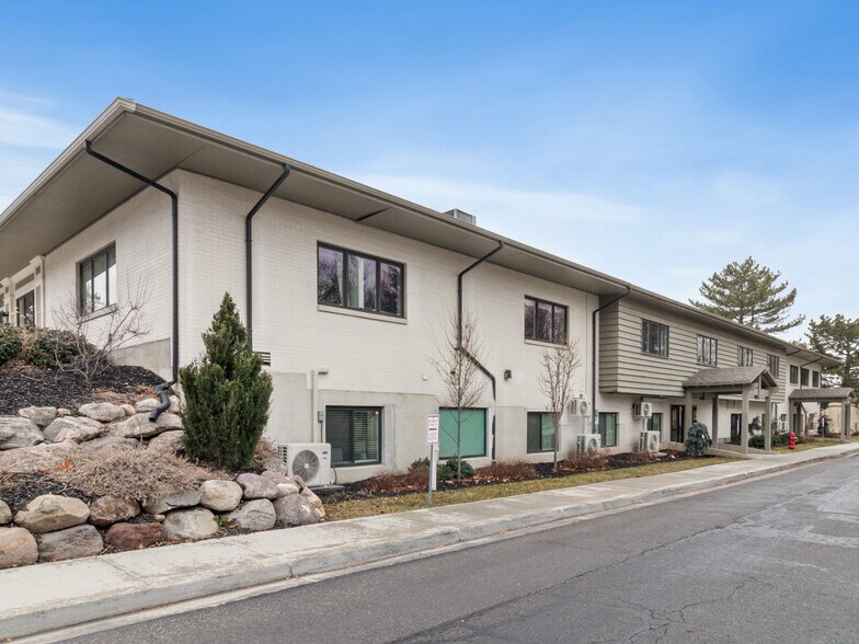 1174 E Graystone Way, Salt Lake City, UT à vendre - Photo de l’immeuble – Image 1 sur 20