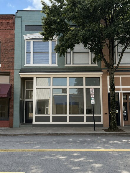 121-149 W Washington St, Suffolk, VA à louer - Photo de l’immeuble – Image 3 sur 9