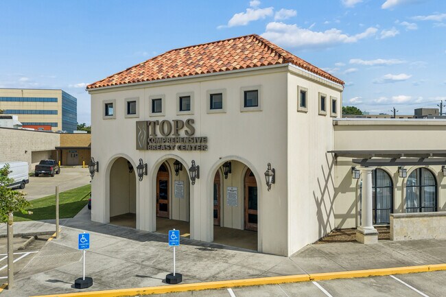 Plus de détails pour 17030 Red Oak Dr, Houston, TX - Bureau aux enchères