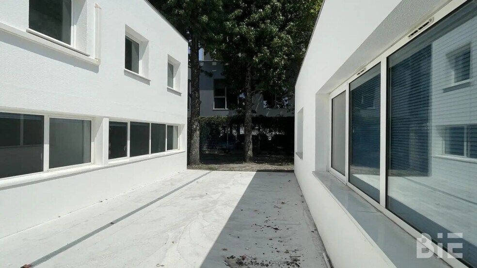 Bureau dans Mérignac à louer - Photo de l’immeuble – Image 3 sur 12