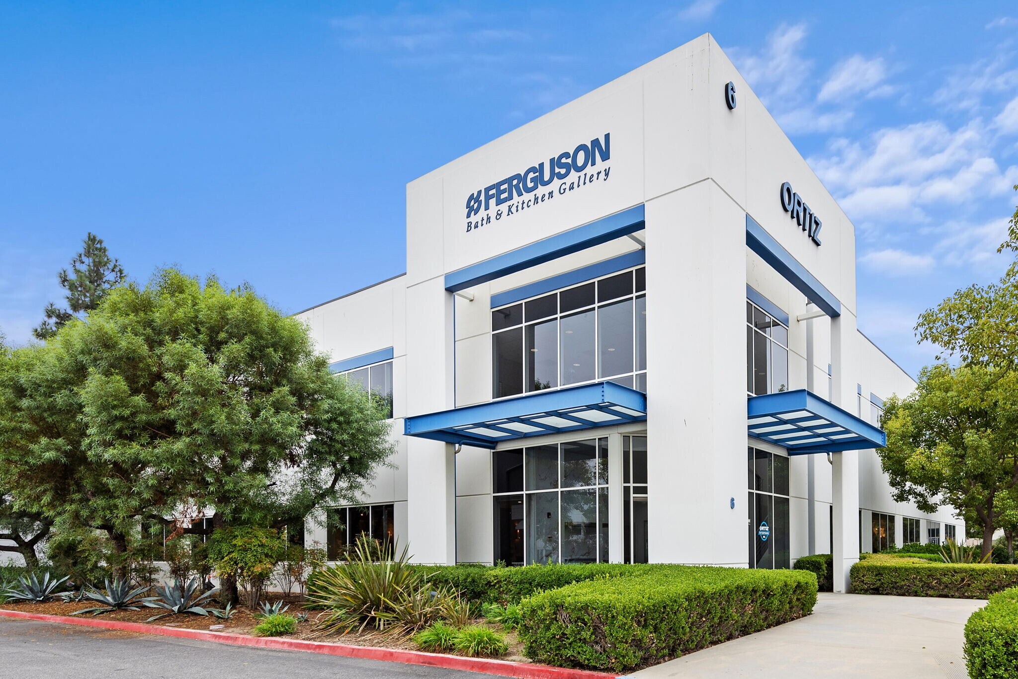 6 Cushing, Irvine, CA à louer Photo principale– Image 1 sur 13