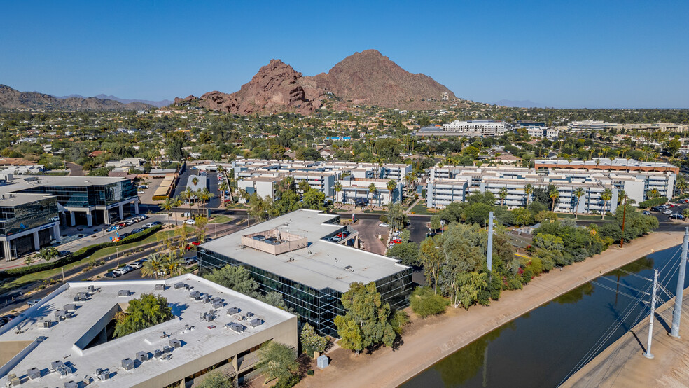 5050 N 40th St, Phoenix, AZ à louer - Photo de l’immeuble – Image 2 sur 11
