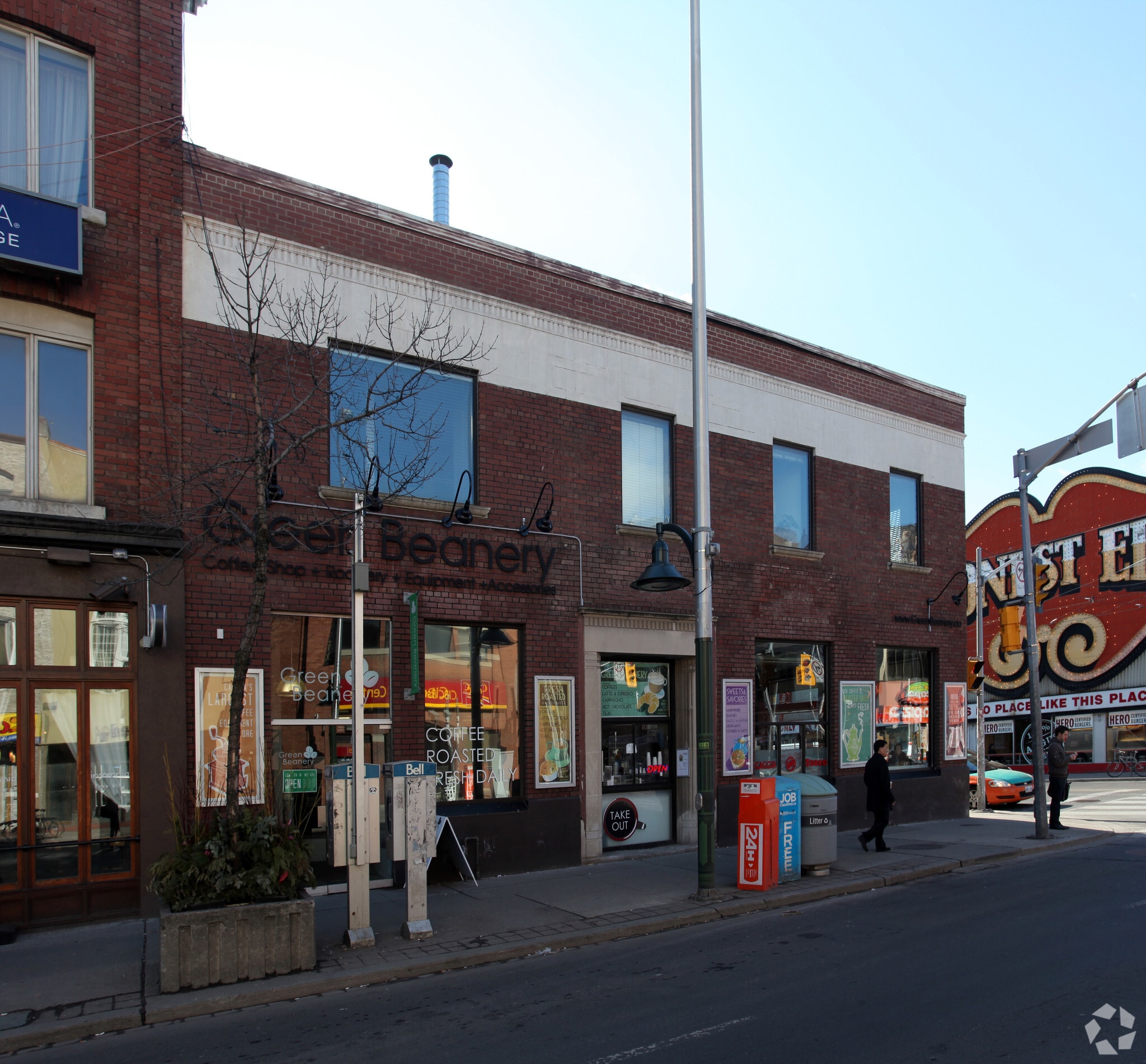 565 Bloor St W, Toronto, ON à louer Photo principale– Image 1 sur 3
