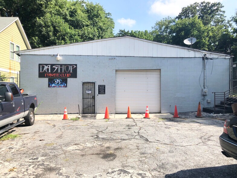 2061 Joseph E Boone Blvd NW, Atlanta, GA à louer - Photo principale – Image 1 sur 9