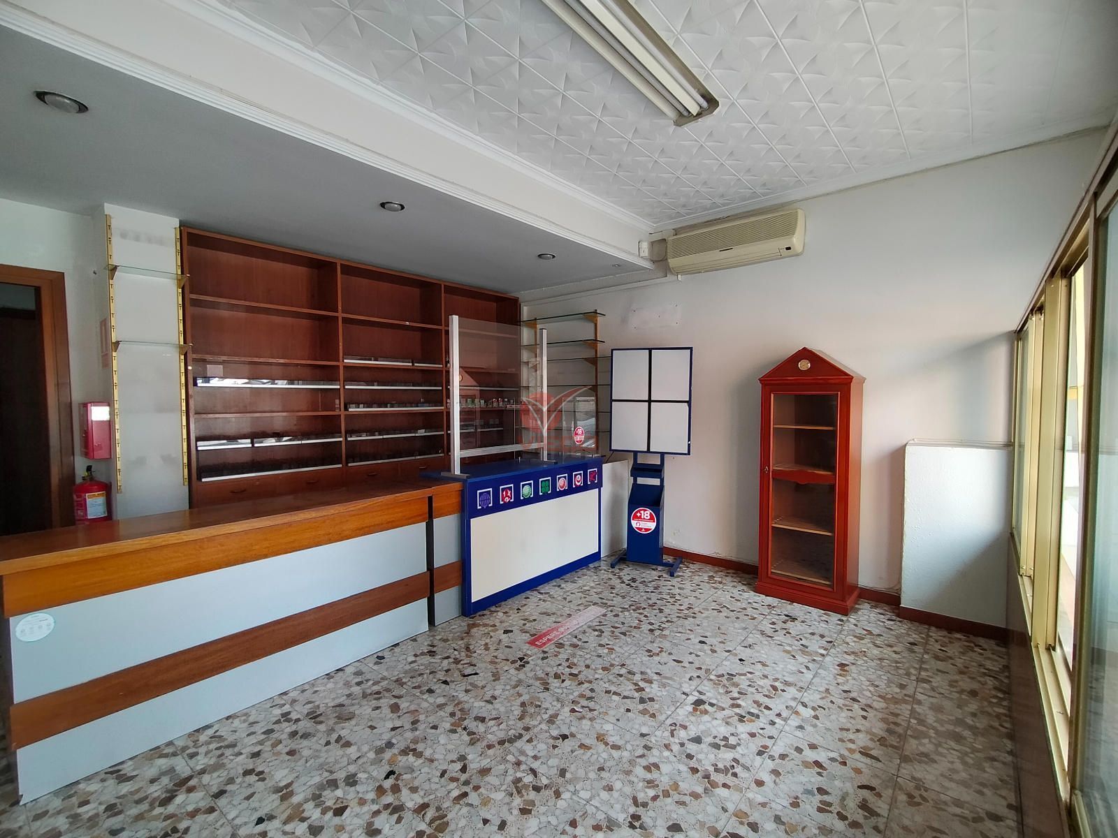 Local commercial dans Cuenca, Cuenca à louer Photo intérieure– Image 1 sur 9
