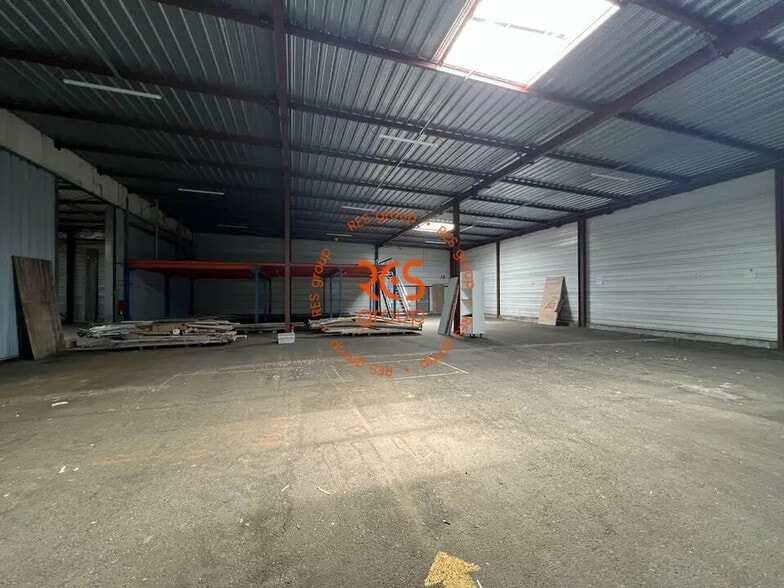 Industriel/Logistique dans Bordeaux à vendre - Photo de l’immeuble – Image 2 sur 6