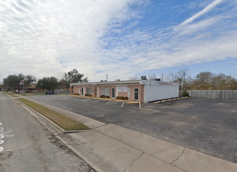 5109-5115 Cosner Dr, Corpus Christi, TX à louer - Photo de l’immeuble – Image 3 sur 12