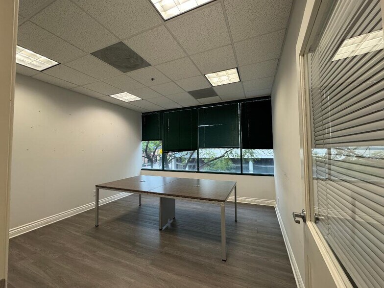 116 E Broadway, Glendale, CA à louer - Photo de l’immeuble – Image 3 sur 9