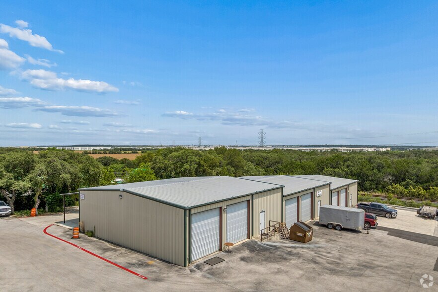 18838 FM 2252, San Antonio, TX à louer - Photo de l’immeuble – Image 3 sur 19