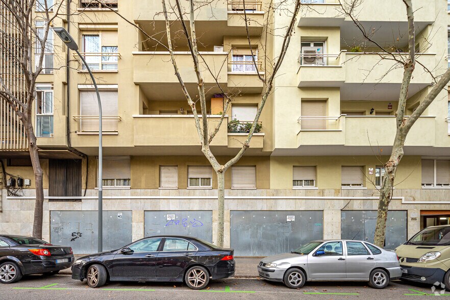Local commercial dans Barcelone, Barcelona à louer - Photo de l’immeuble – Image 3 sur 4