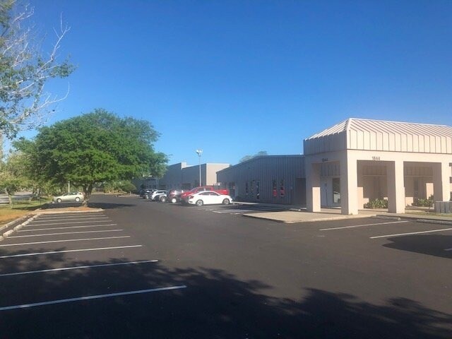 1876 17th St, Sarasota, FL à louer - Photo de l’immeuble – Image 3 sur 10