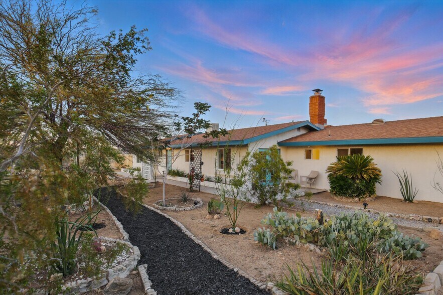 6391 Ruth Dr, Yucca Valley, CA à vendre - Photo de l’immeuble – Image 2 sur 25