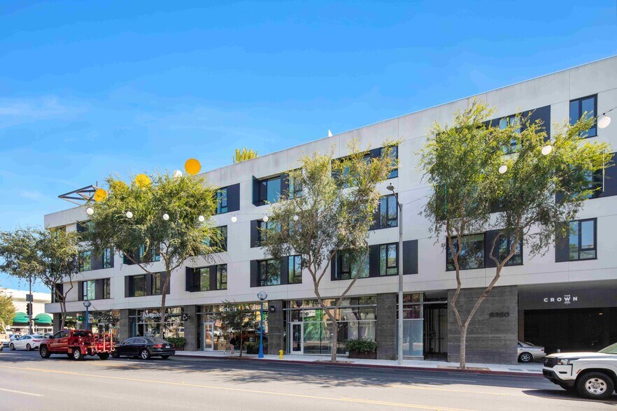 8350-8358 Santa Monica Blvd, West Hollywood, CA à louer - Photo de l’immeuble – Image 2 sur 40