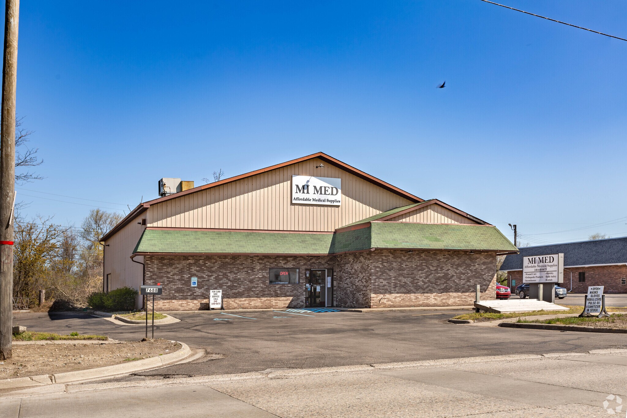 7688 Highland Rd, Waterford, MI à vendre Photo principale– Image 1 sur 40