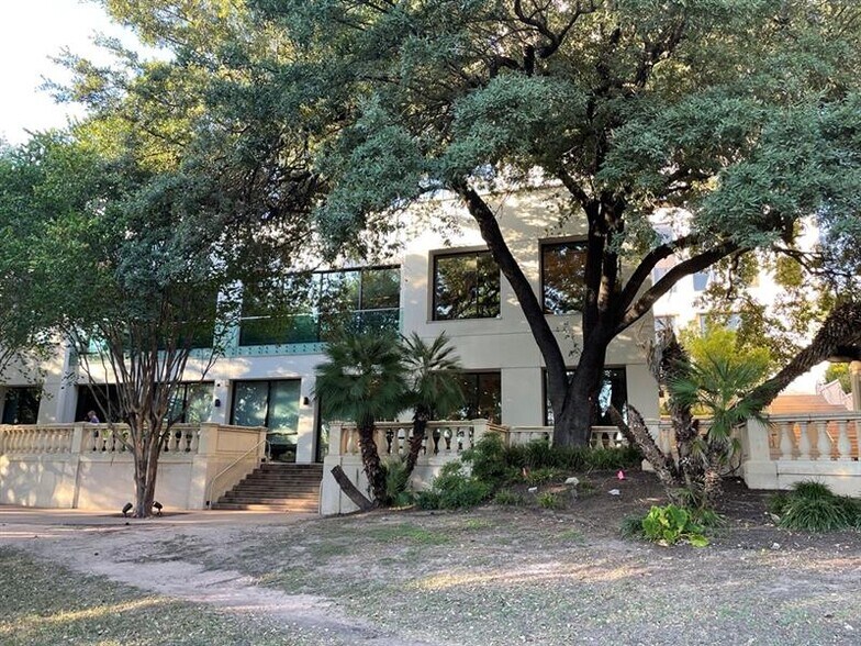 98 San Jacinto Blvd, Austin, TX à louer - Photo de l’immeuble – Image 2 sur 9